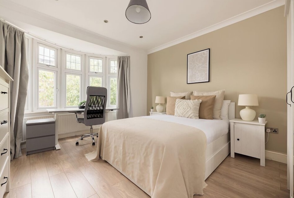 Cosy Double Room in Acton