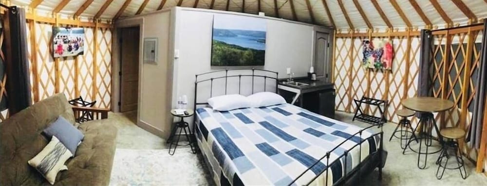 Plum Point Lodge