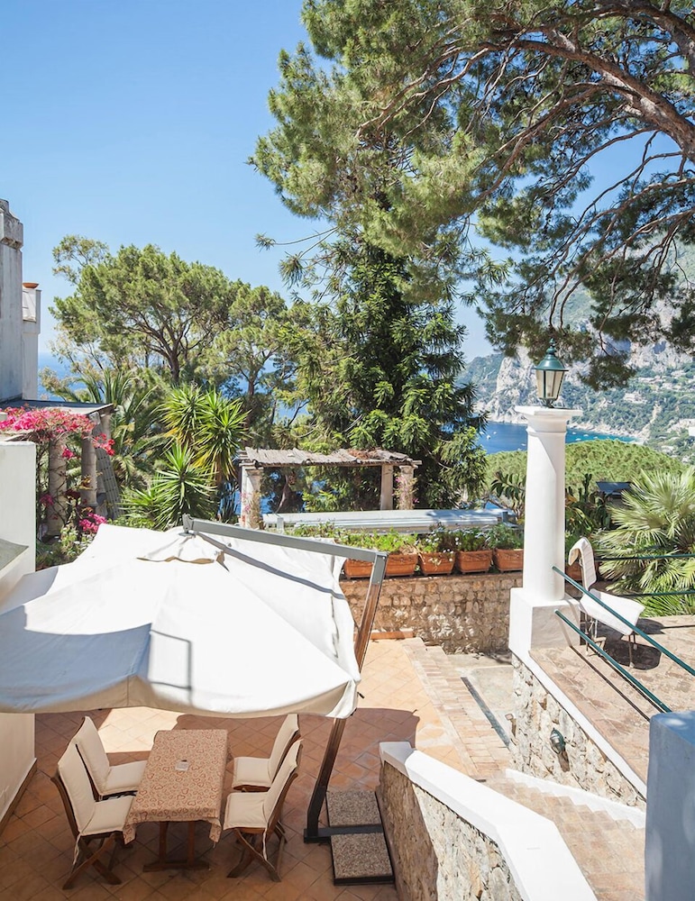 Villacore Capri