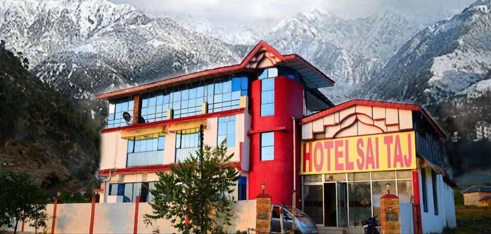 Hotel sai taj Deluxe