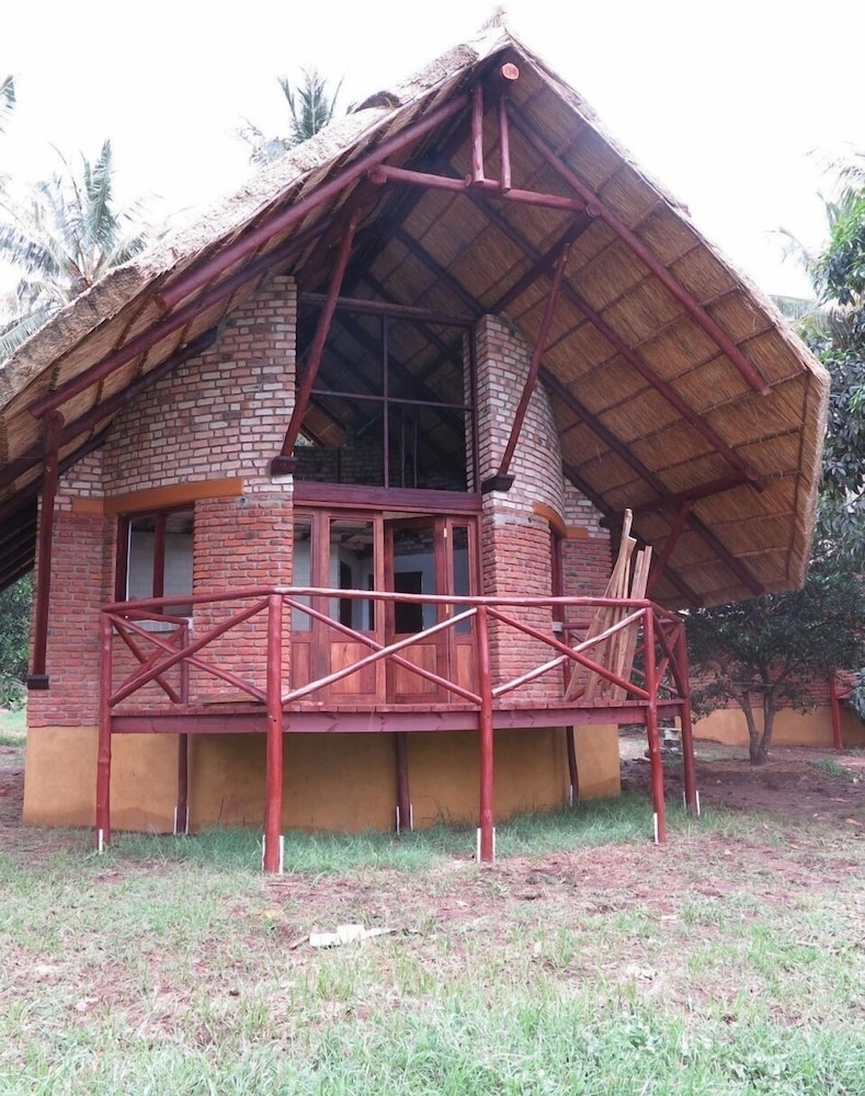 Simbamwenni Lodge and Camping