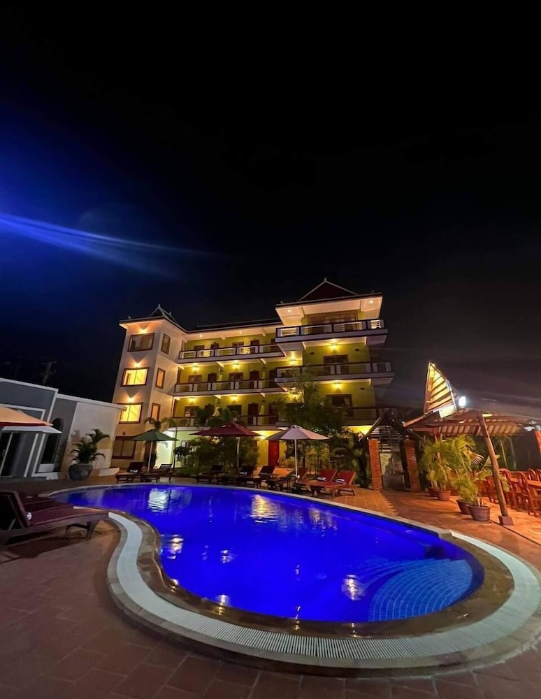 Hotel The moon kampot boutique - Image 1