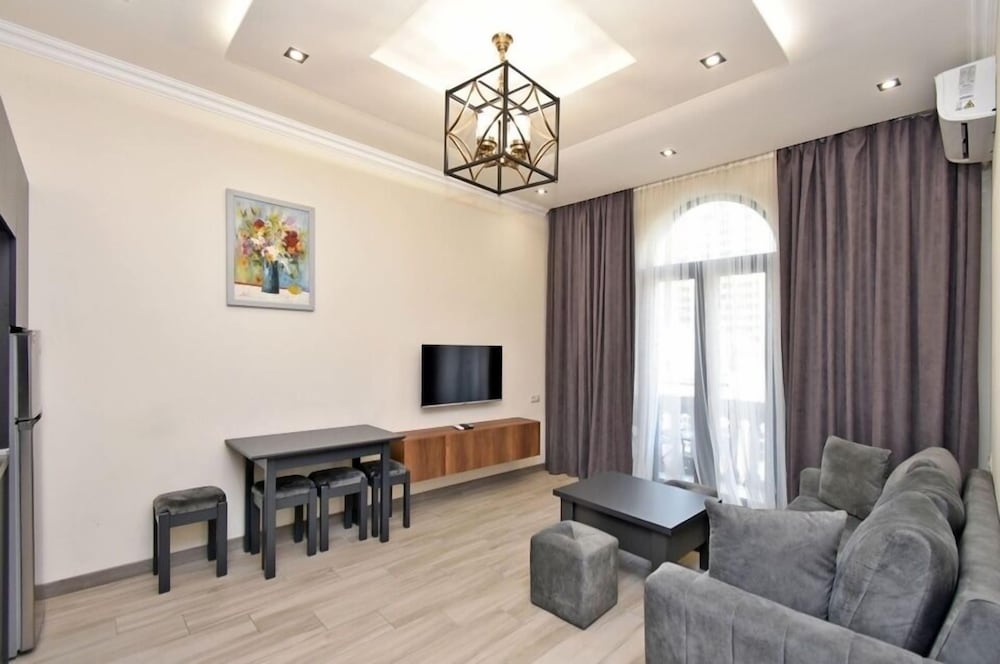 Apartments by Luxe Group AM713