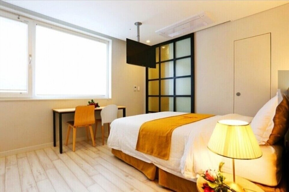 hotel room