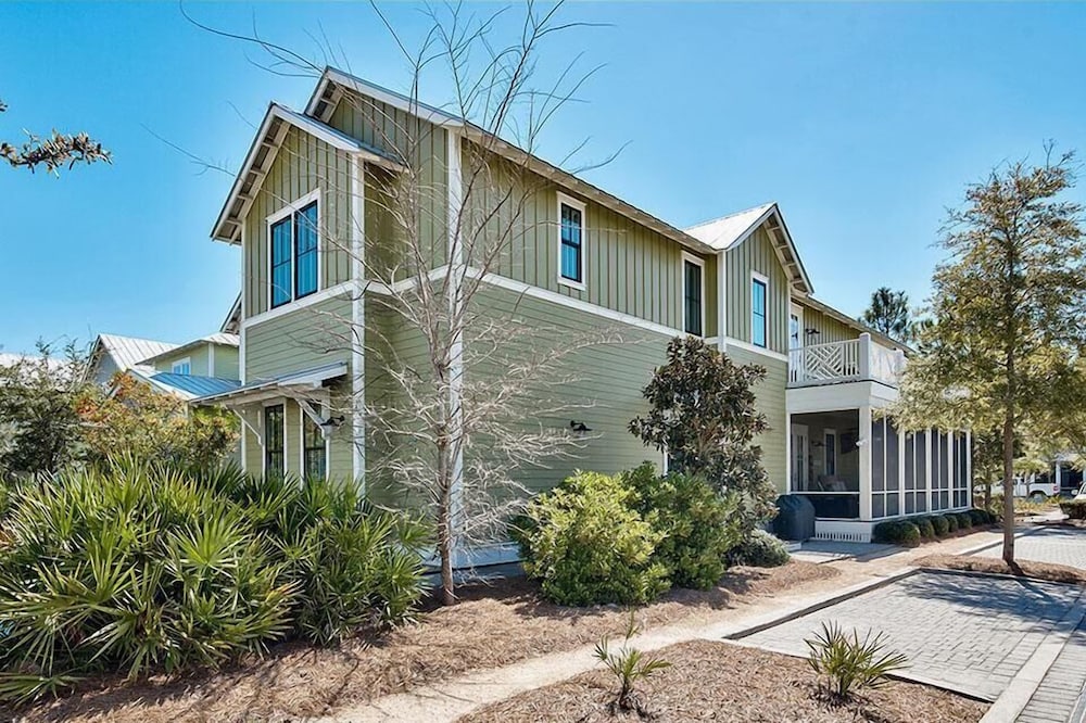 Coral Cottage 4 Bedroom Holiday Home by Five Star Properties