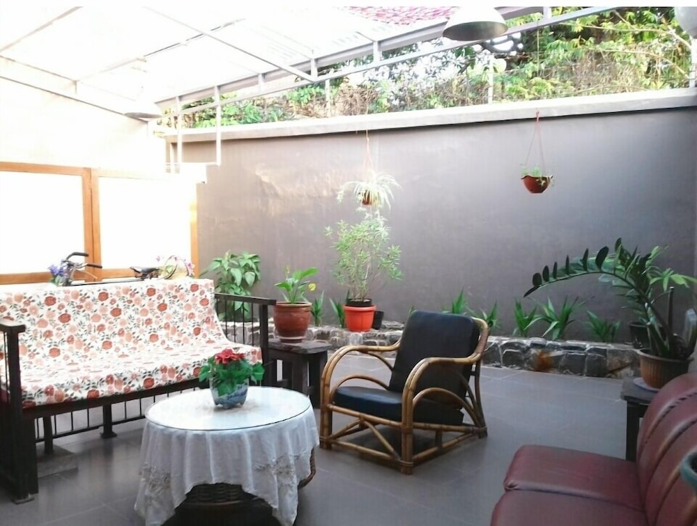 De Riau Cottage by HouseinBandung