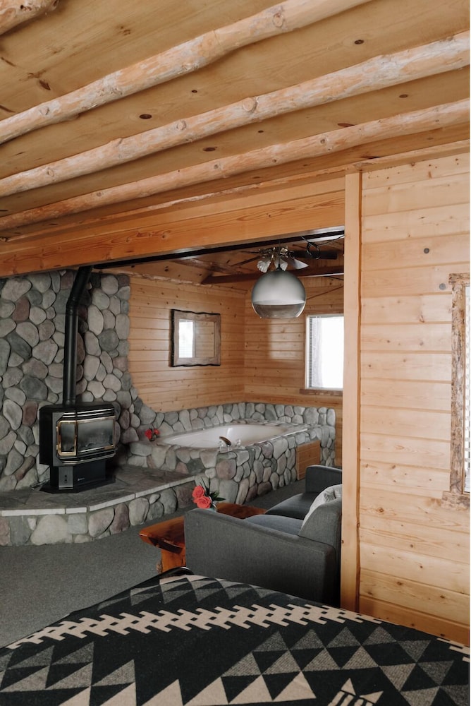 Oak Knoll Lodge