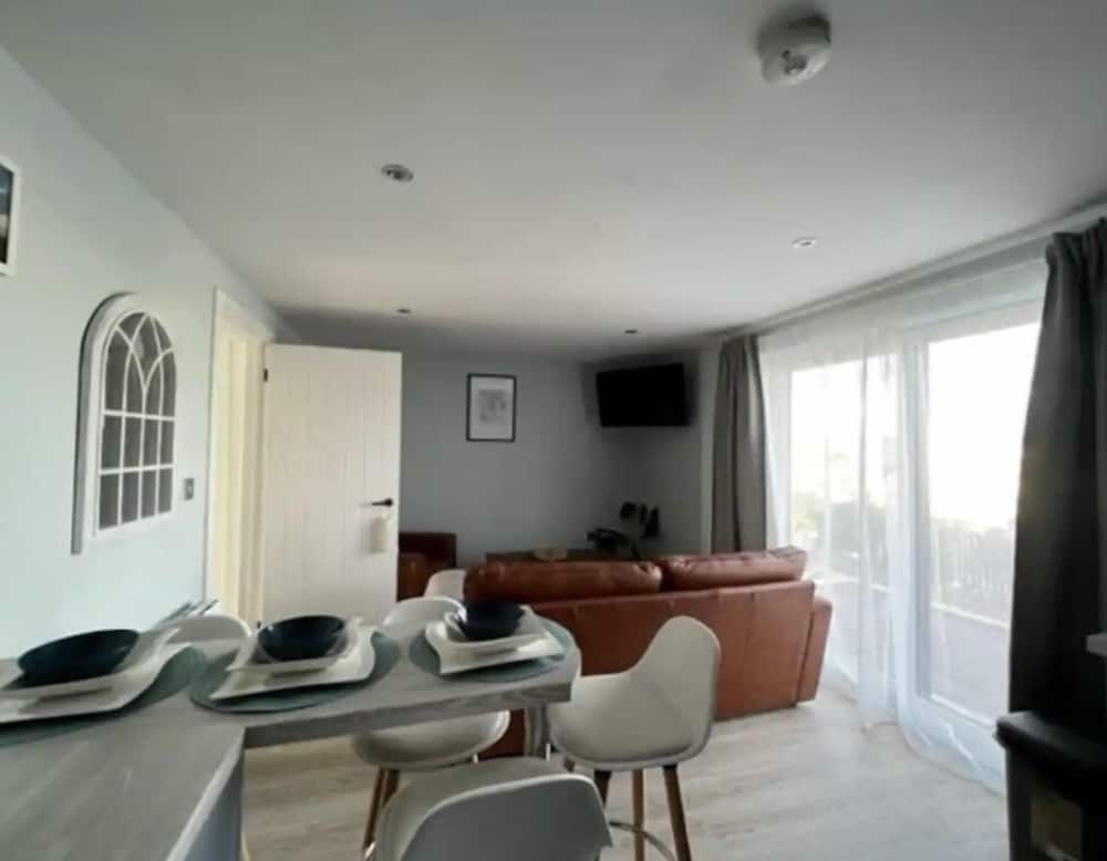 Orchard Lodge - Coastal Retreat view 4