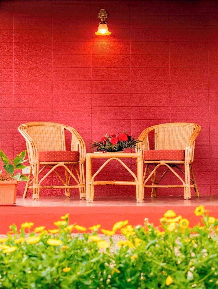 Teanest Nightingale - Nature Resorts