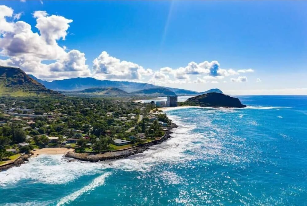 Marbella Lane Nohea Stylish Home Makaha