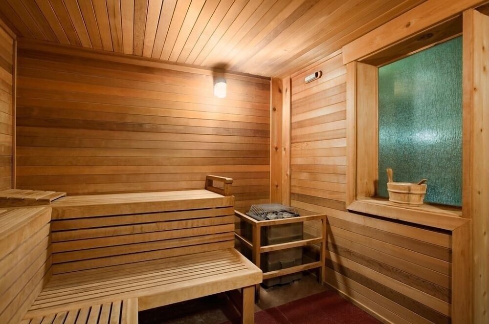 Grand Lodge On Peak 7 4 Bedroom Condo by RedAwning
