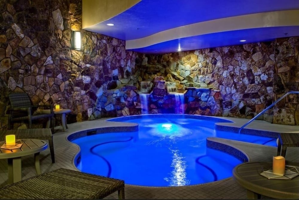 Grand Lodge On Peak 7 4 Bedroom Condo by RedAwning
