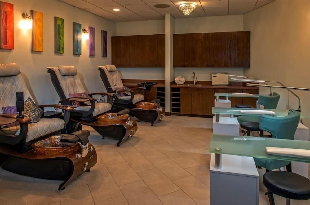 Grand Lodge On Peak 7 4 Bedroom Condo by RedAwning