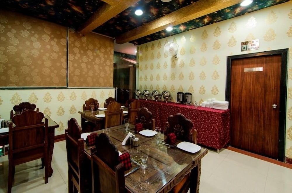 Hotel Sai Jharna