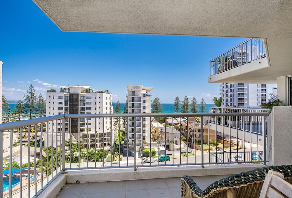 Coolangatta Vacations - Rainbow Bay Resort - Property Image 7