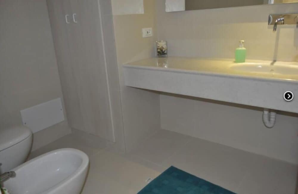 Casa Nina en Trapani — bathroom