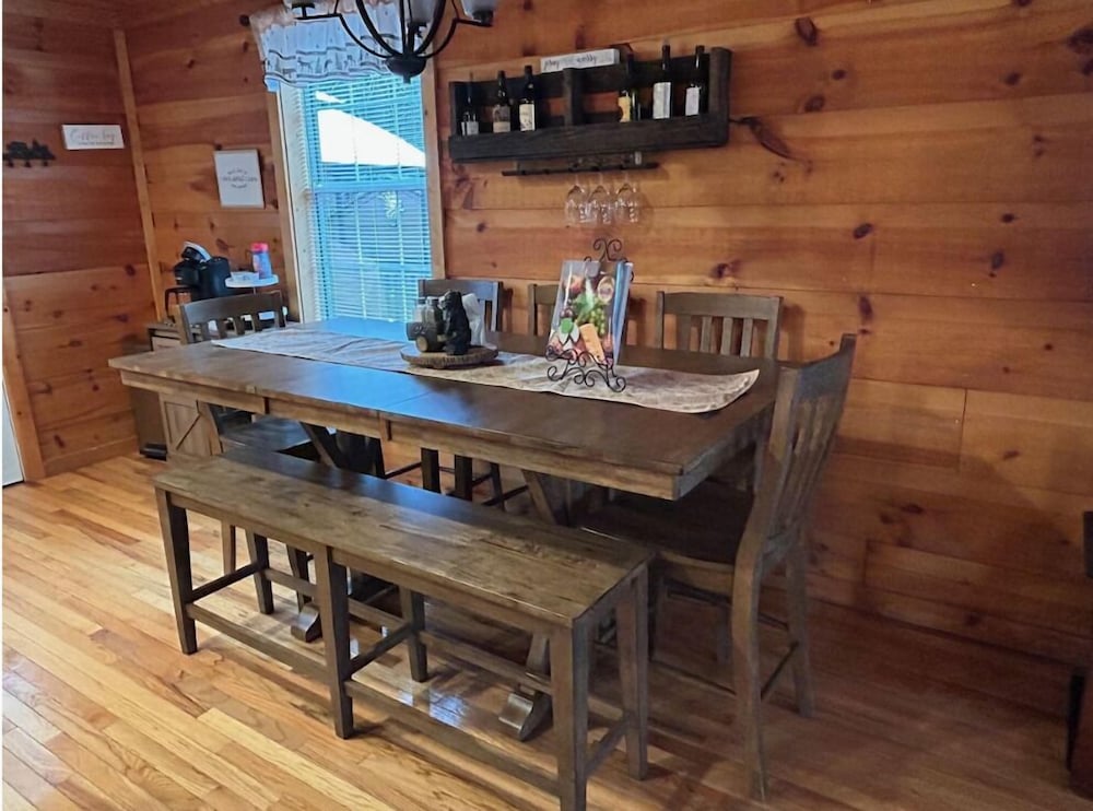 Riverside Retreat 4 Bedroom Cabin