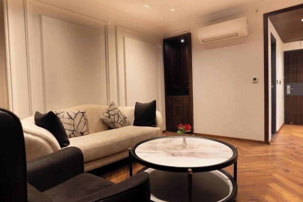 Lawrence Solitaire Resort Nainital