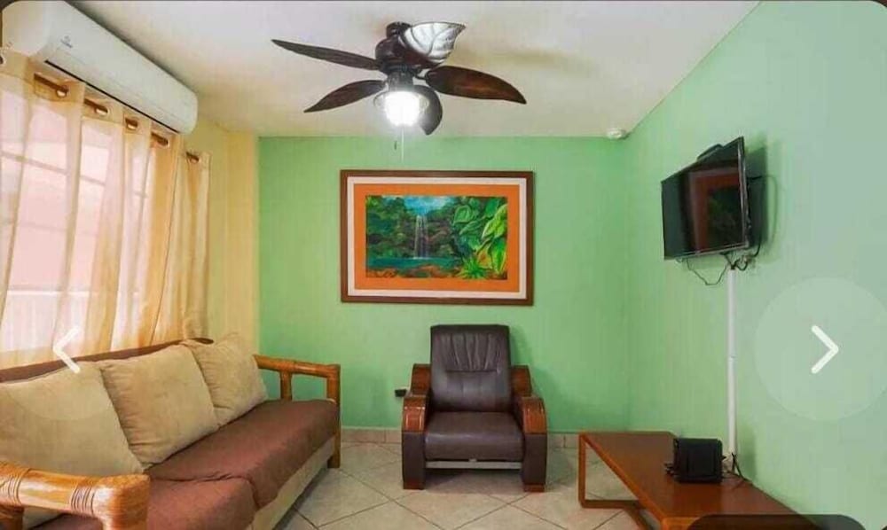 Paradise Suites & Residence