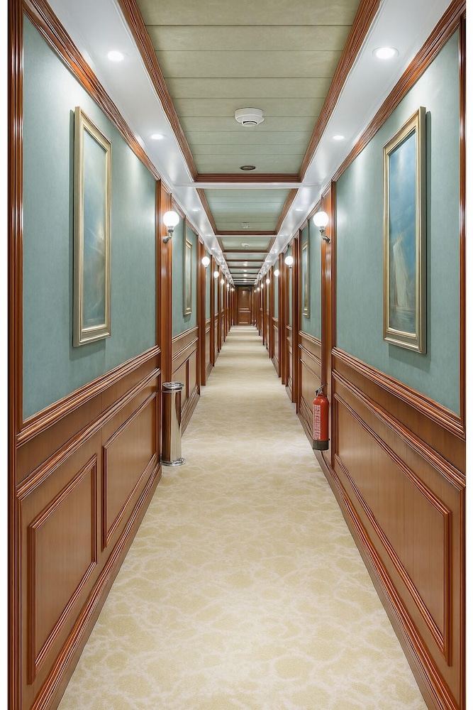 Nile Cruise Royal Queen 1 every Friday from Aswan 3 nights and every Monday from Luxor 4 nights
