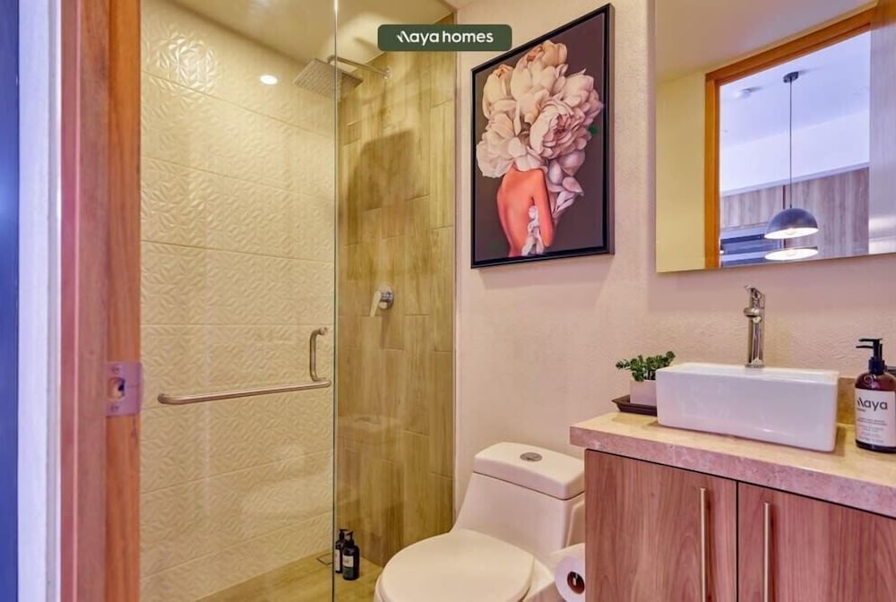Cozy 1Br Apt - Pool - Gym - 2 Min to the Beach
