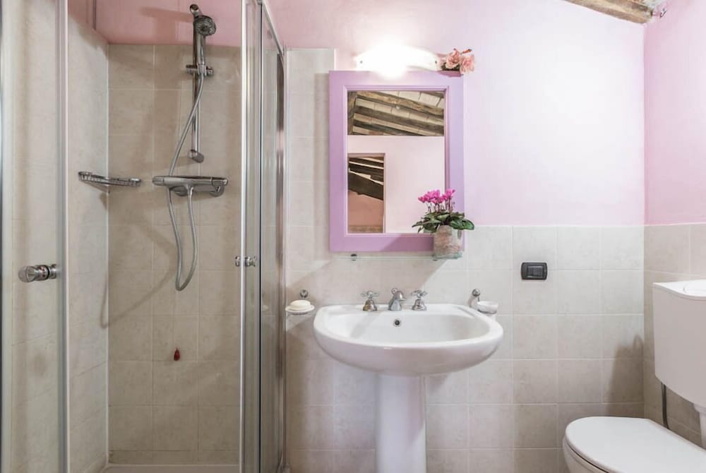 Verdidea - TORRE MONTERCHI en Monterchi — bathroom