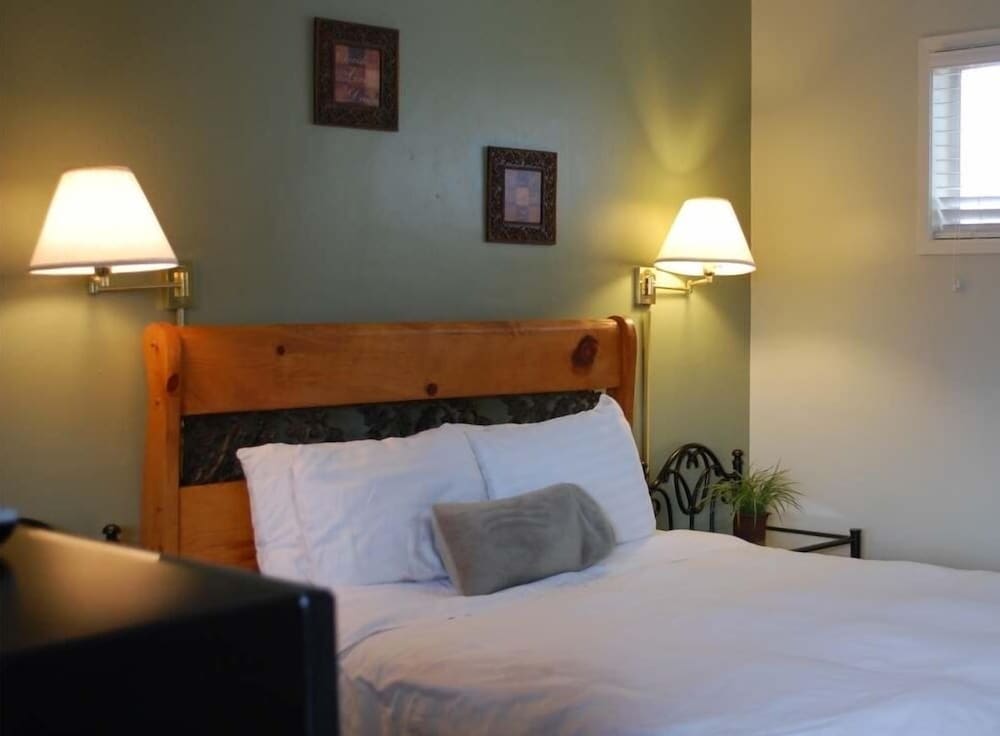 Bishop Vacations - El Rancho Motel - Property Image 35
