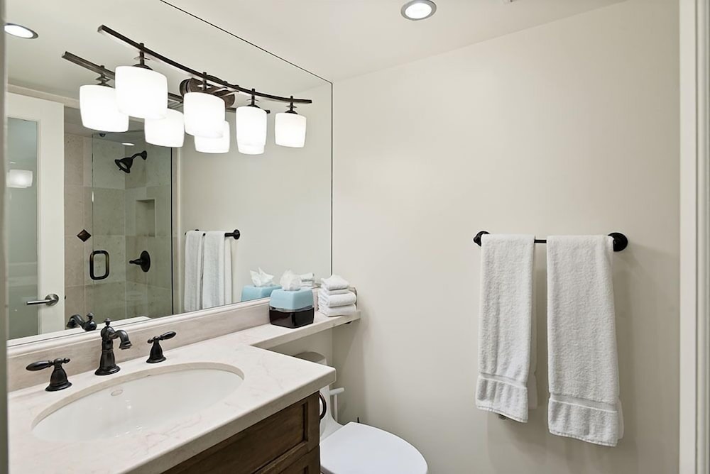 Chateau Eau Claire & Roaring Fork by Frias Properties