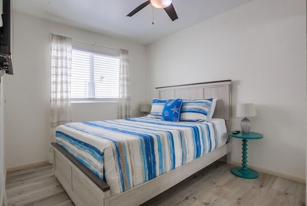 Manhattan Shores 5