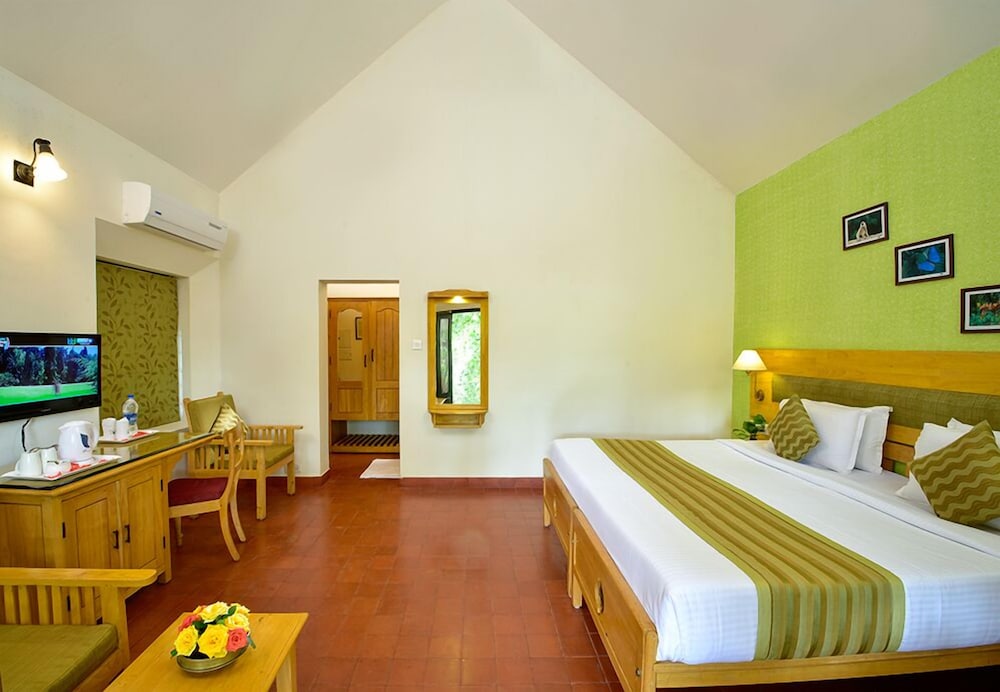 HOTEL TREETOP