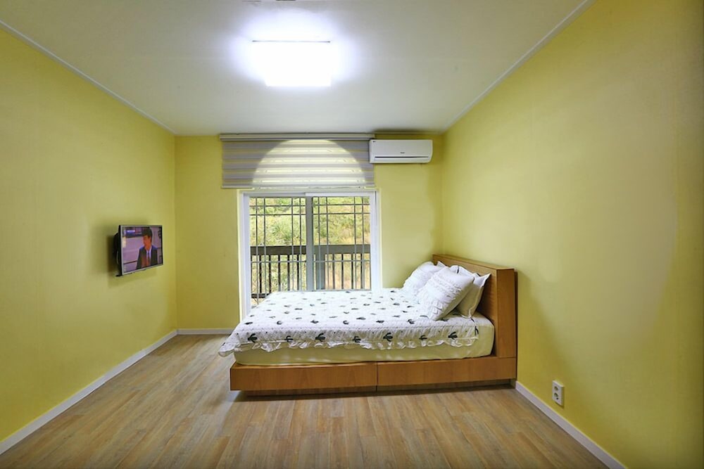 Haena Pension
