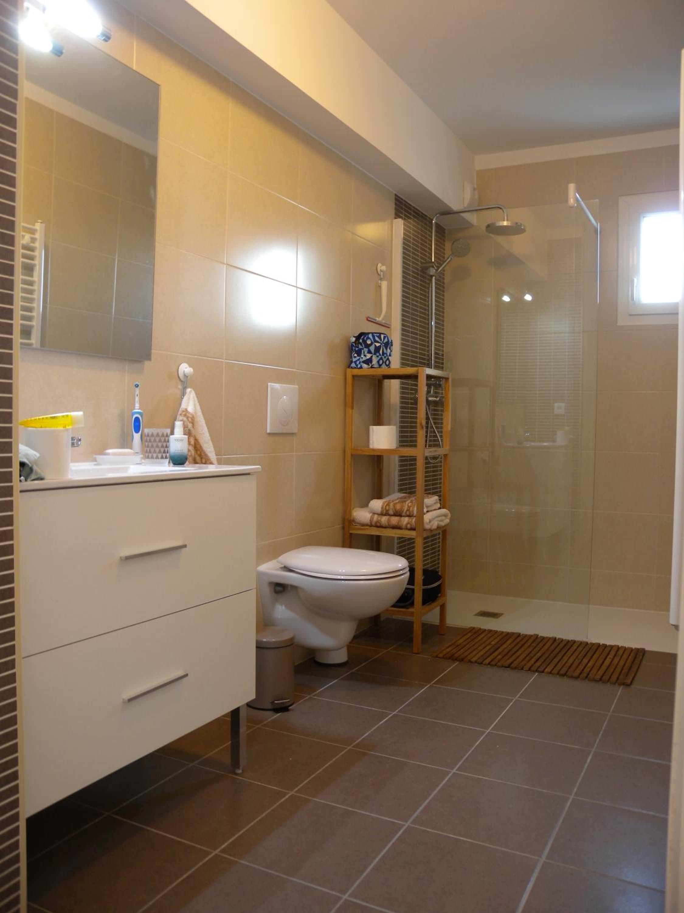 HENDAYE- T2 3*-Wifi-350m plage-terrasse-garage