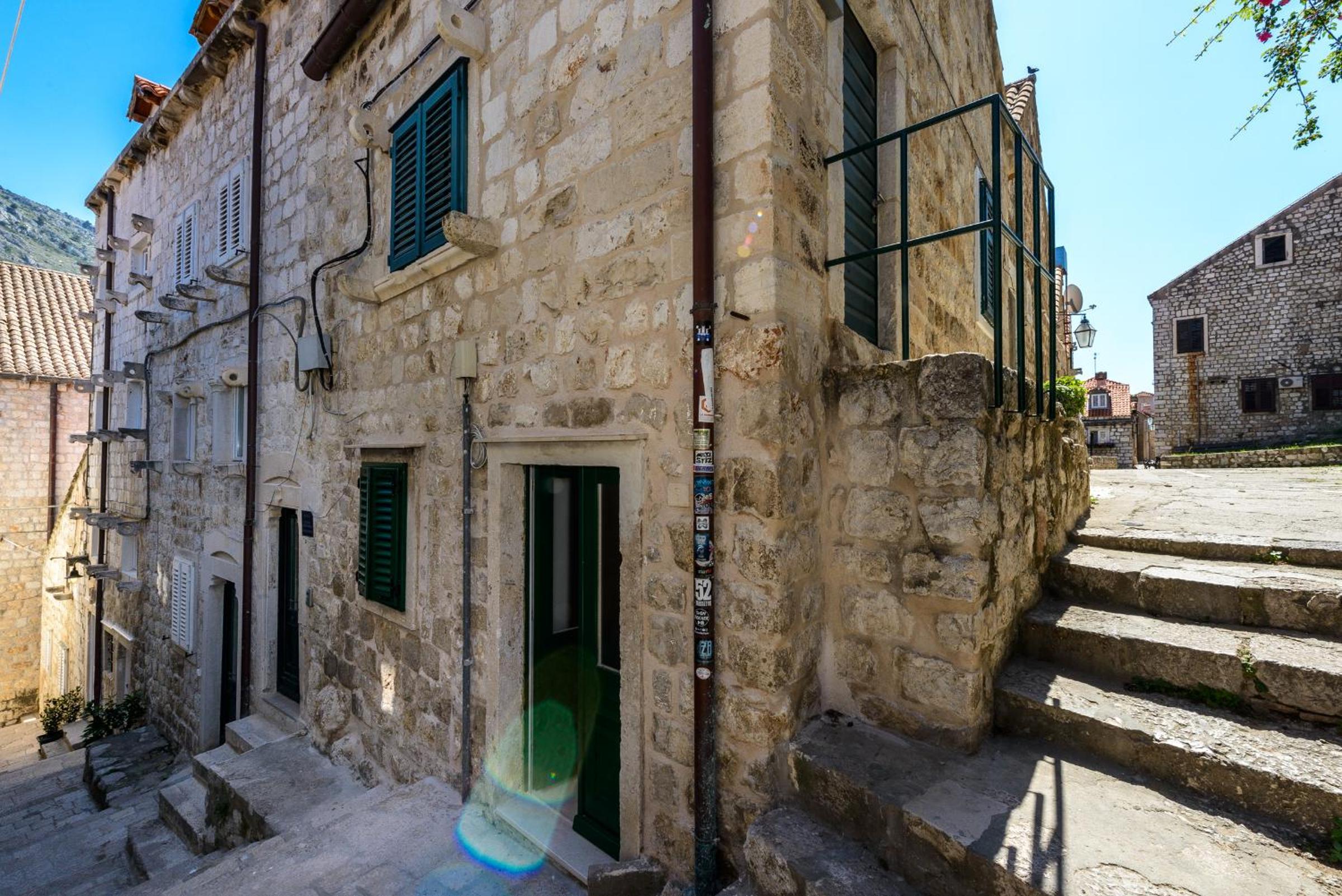Lucky Apartment