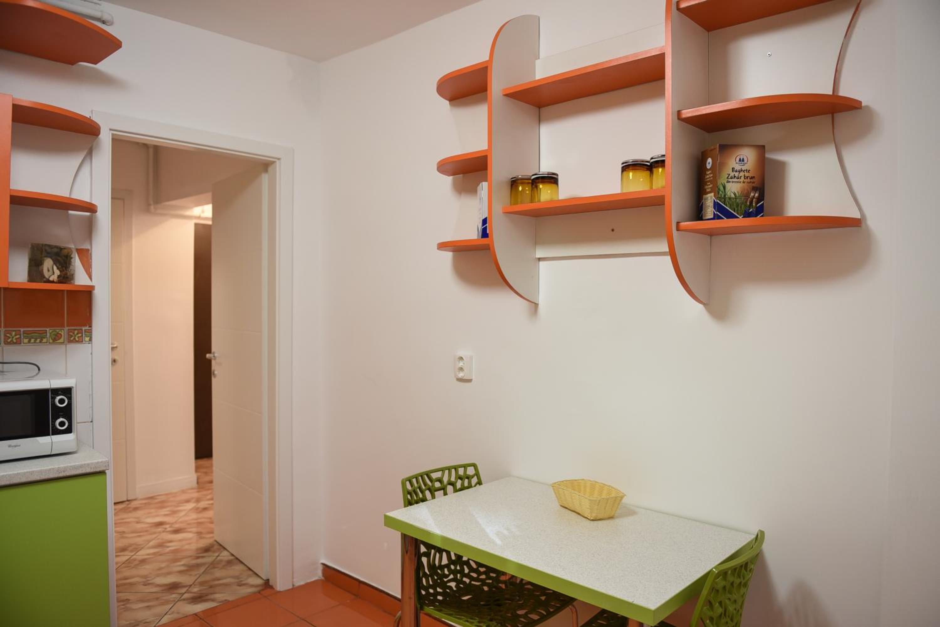 Chic Apartment Near City Center