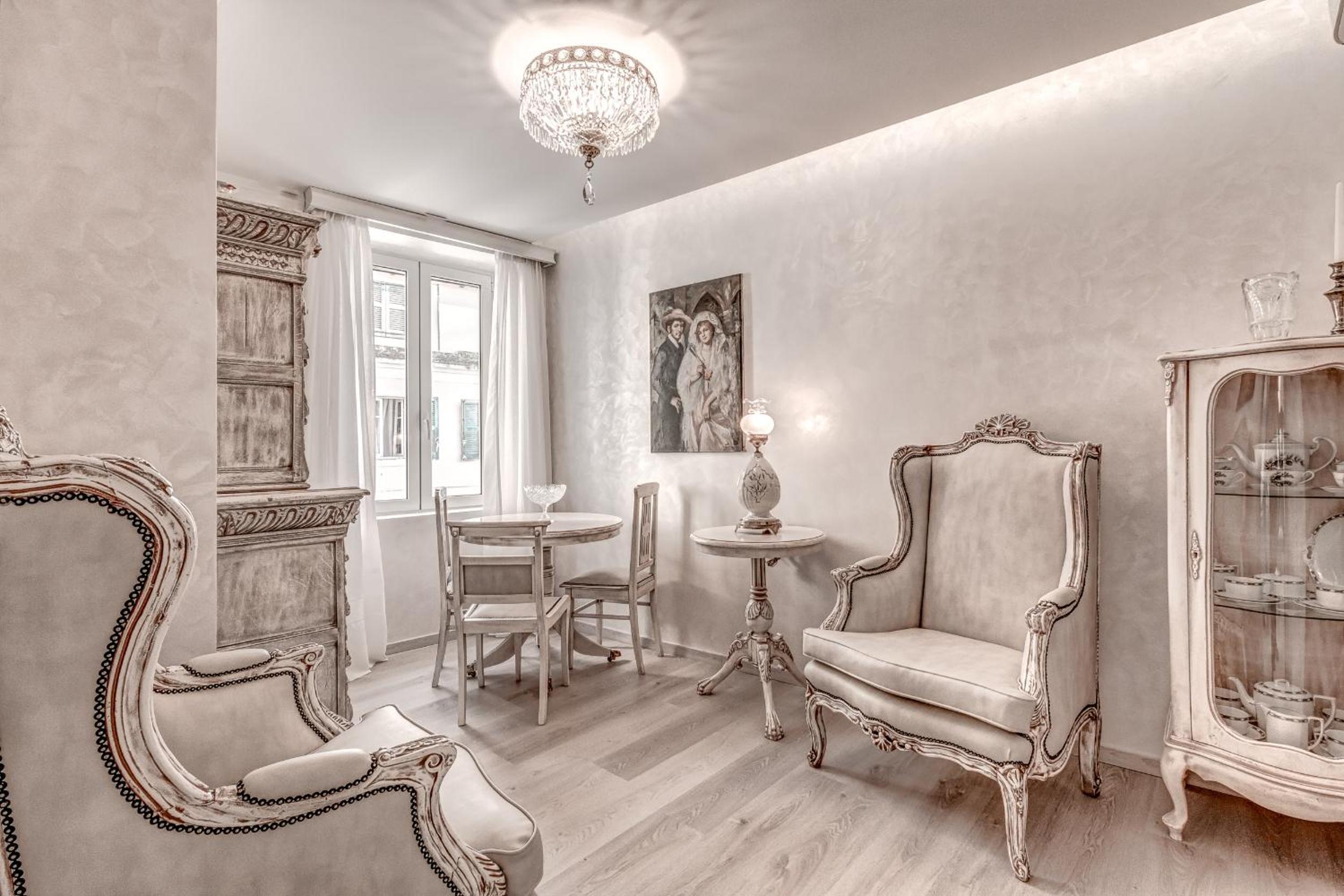 Belone Suite view 4