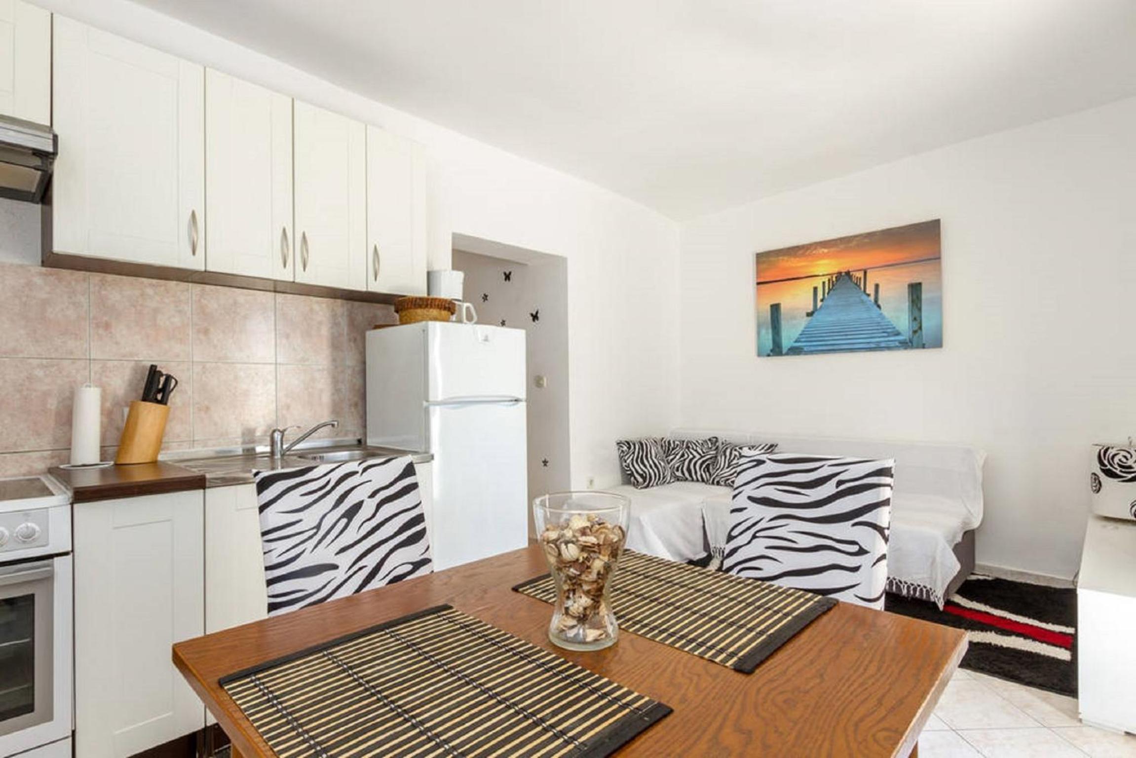 Apartments Marasovic - Roko view 2