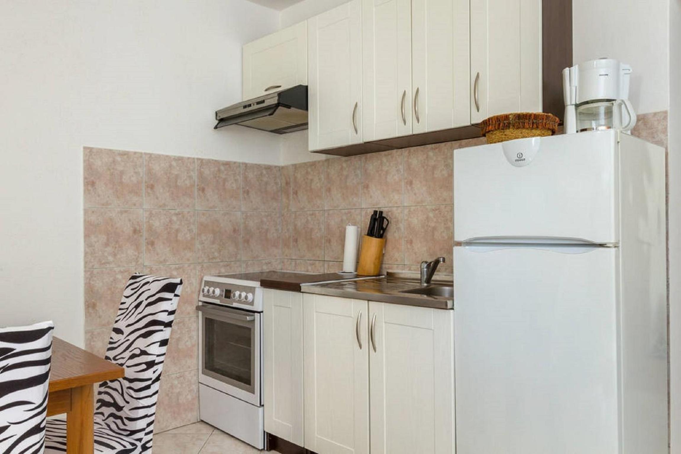 Apartments Marasovic - Roko view 4