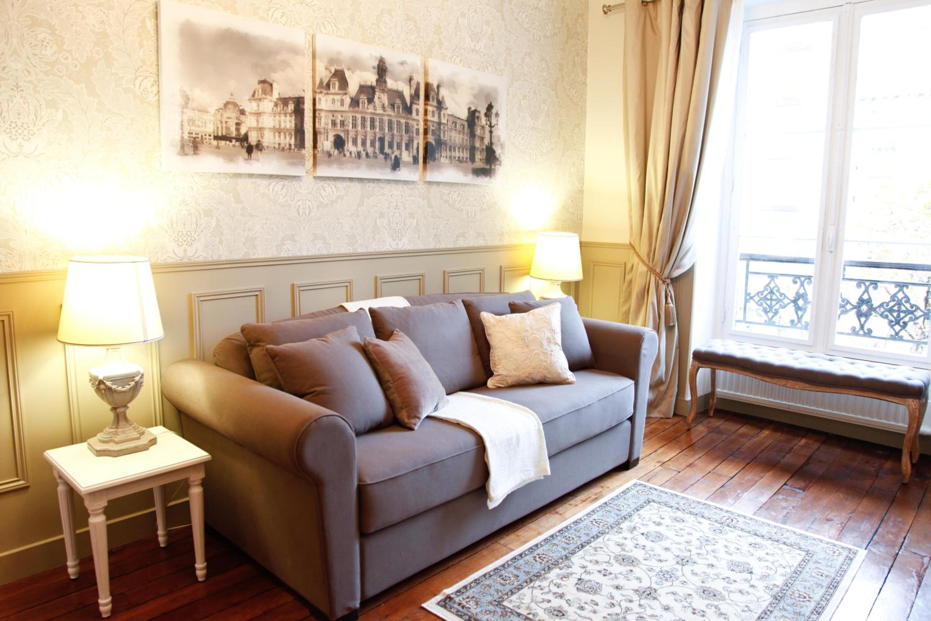 Le Triomphe Elysees
