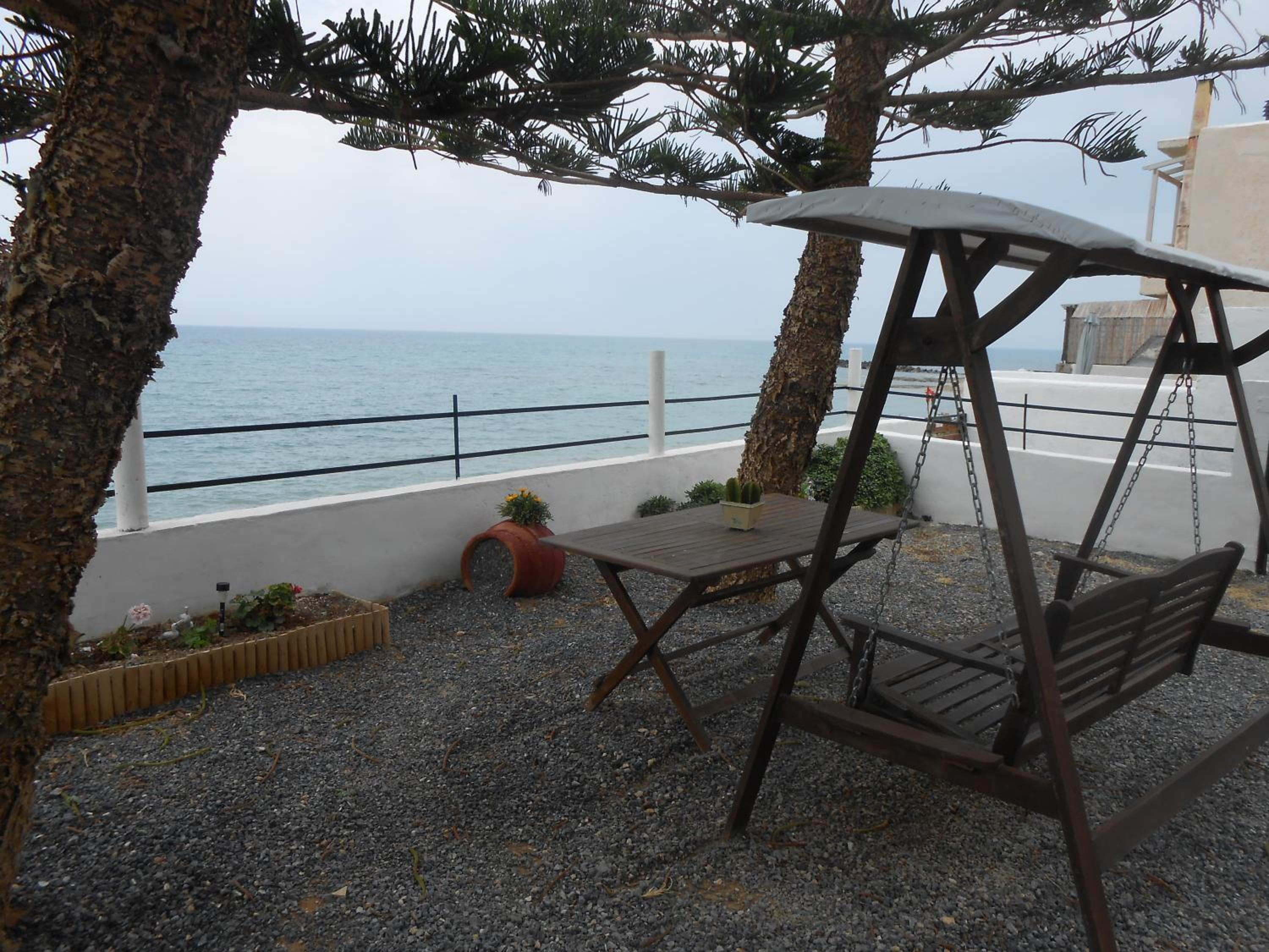 Frosso's Sea Apartments