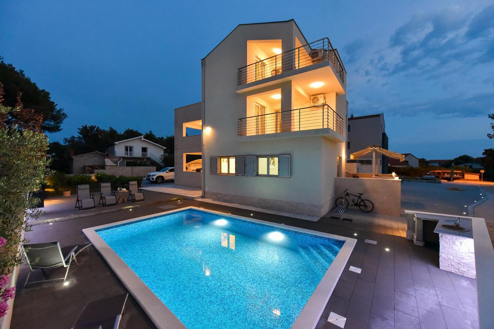 Hotel Apartmani Iva - Image 1