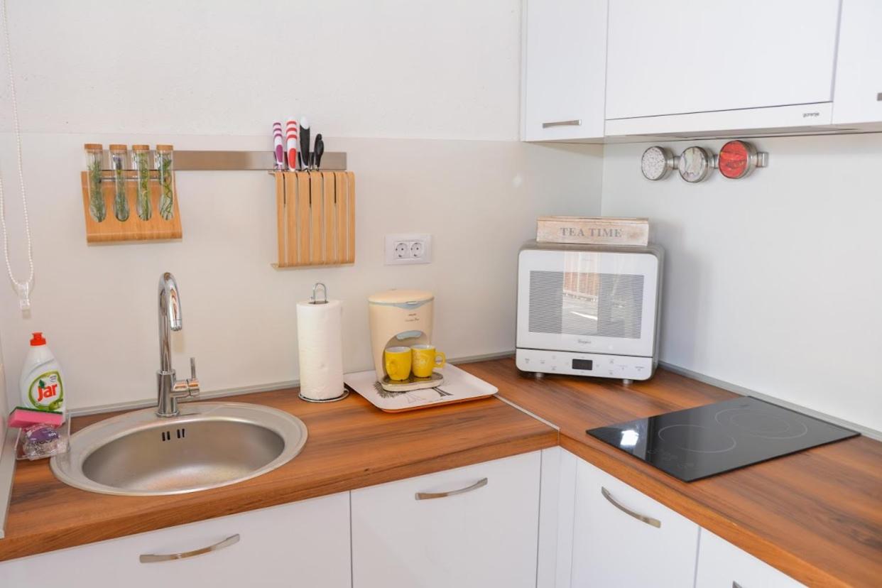 Apartment and room Sveti Jakov