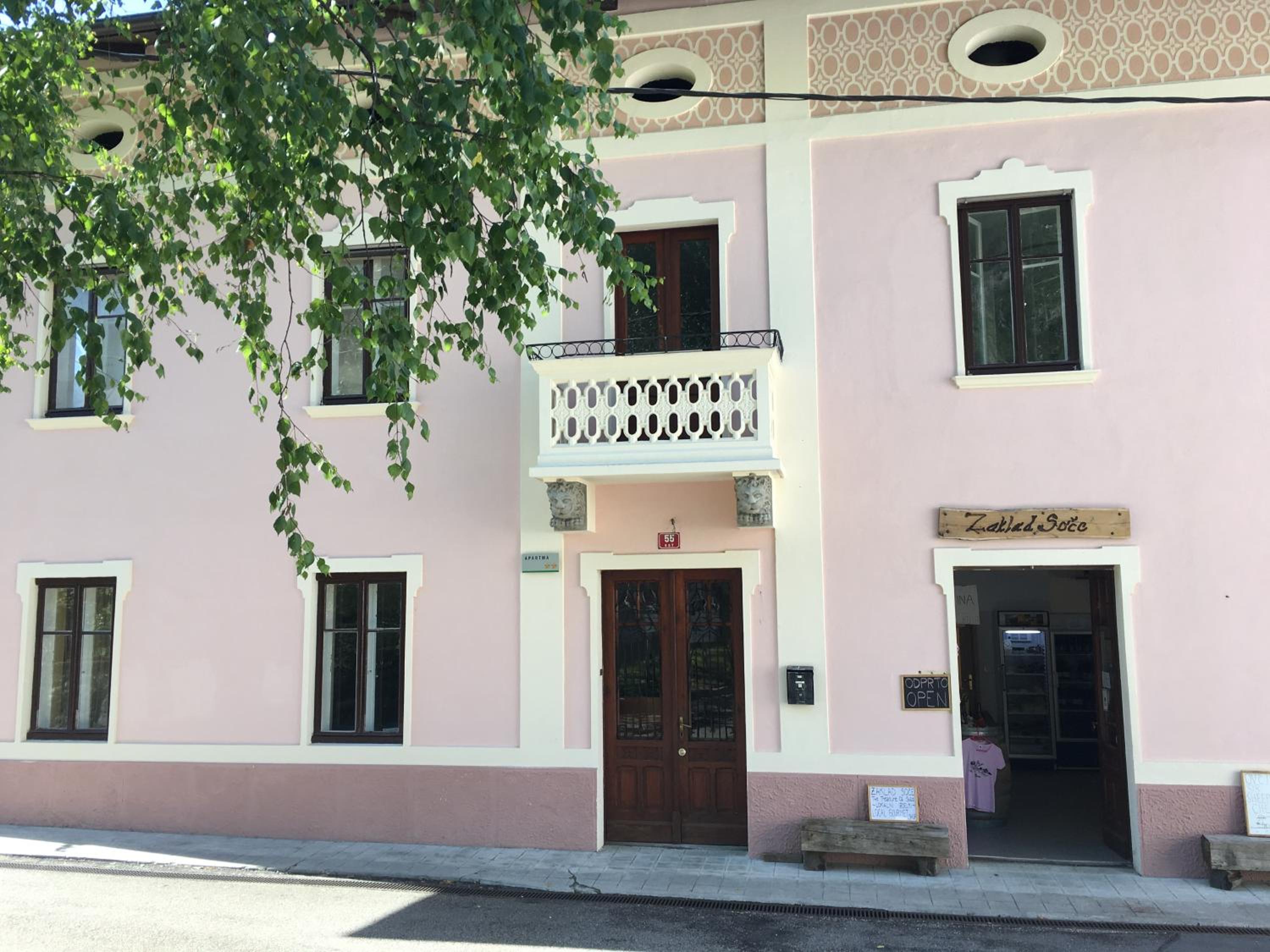 Photo 18
