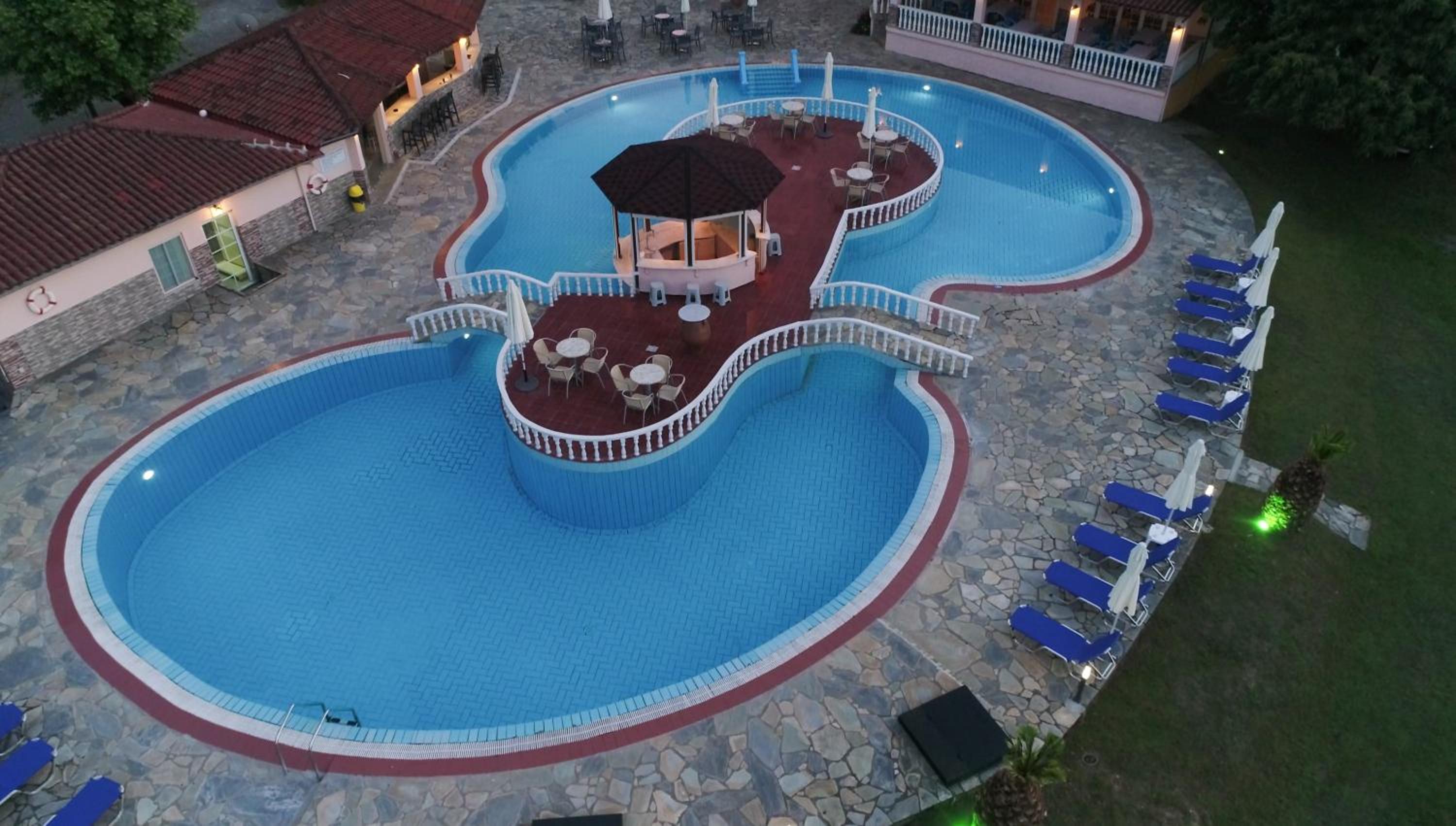 Sintrivanis Resort Beach