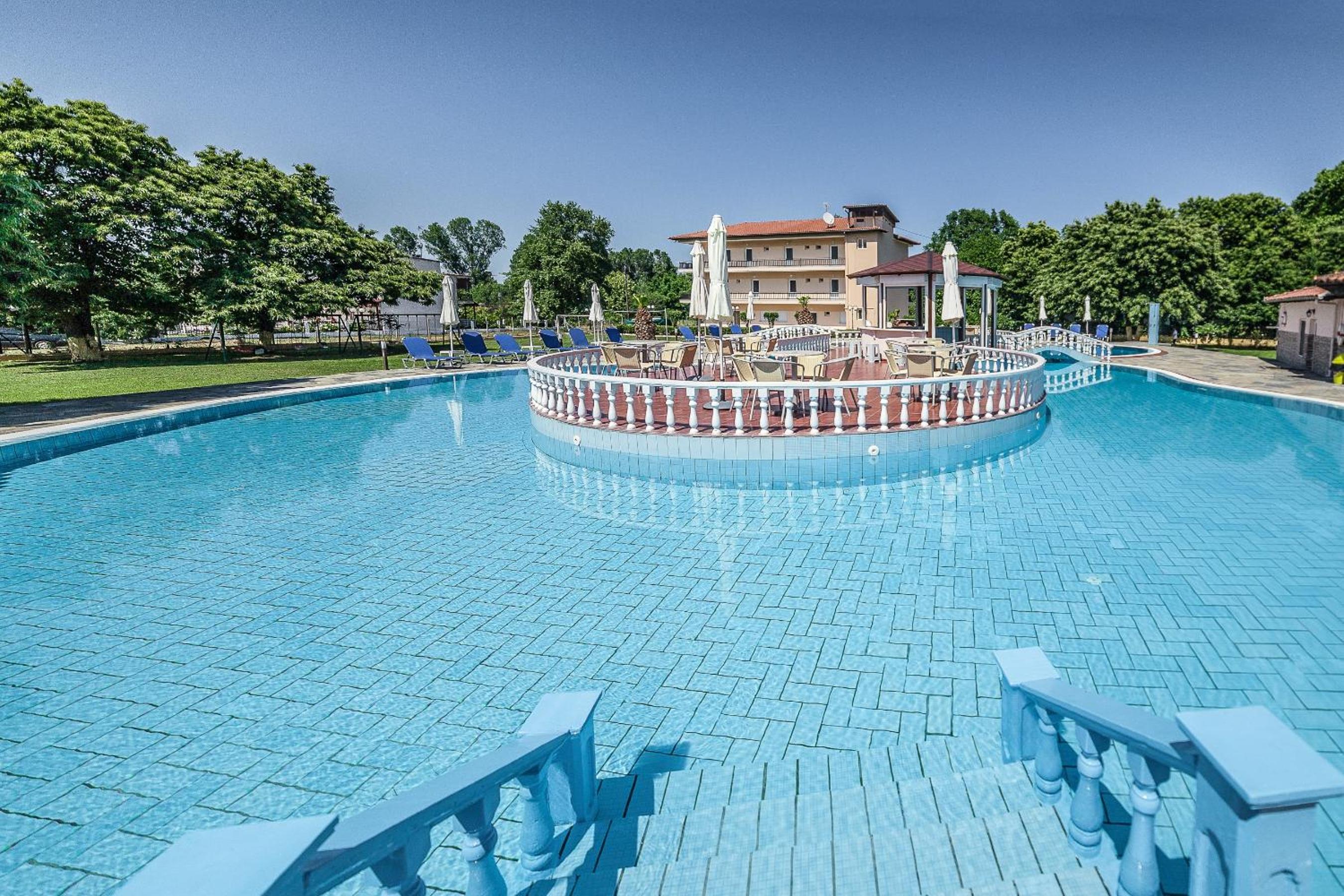 Sintrivanis Resort Beach