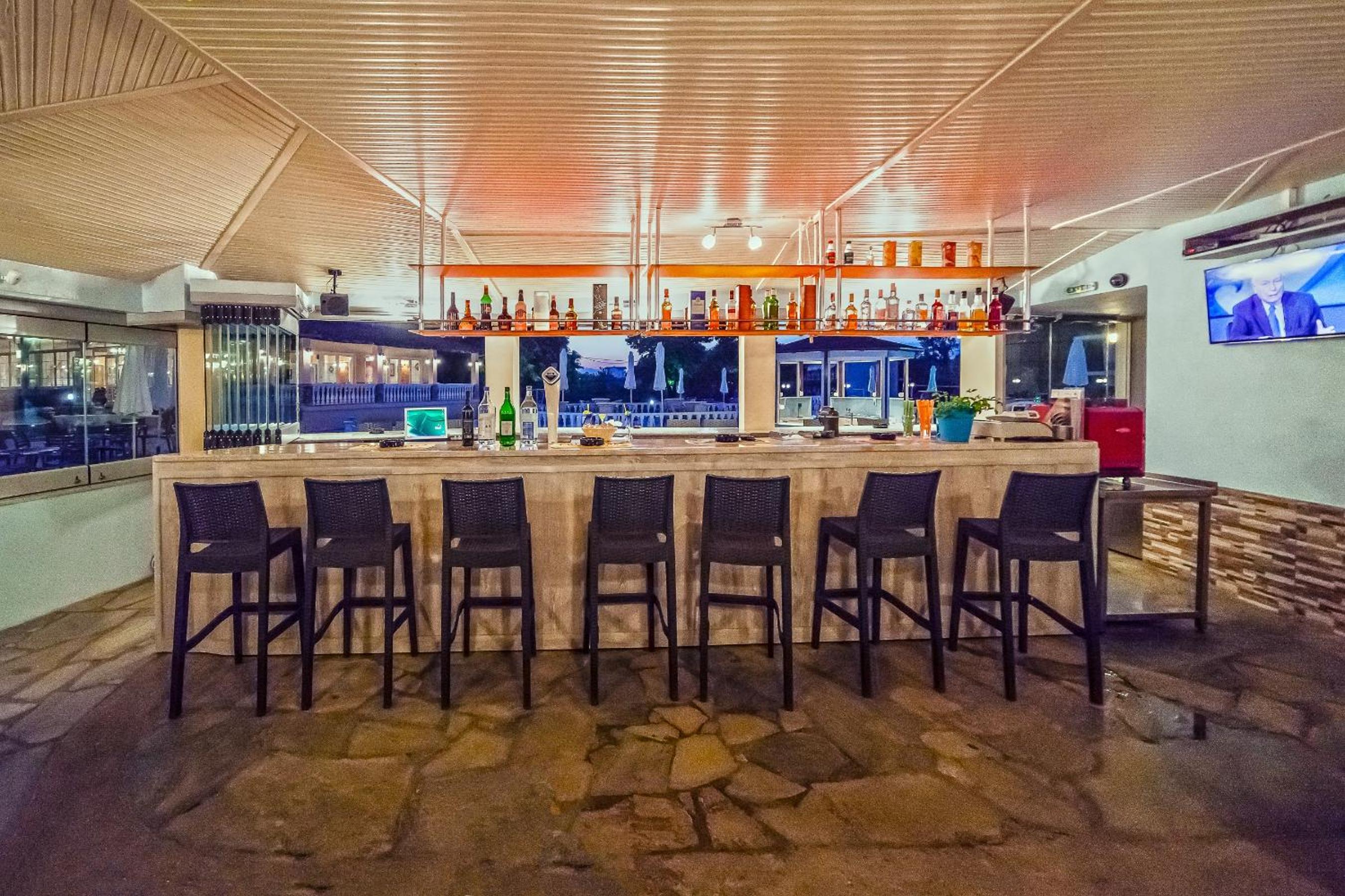Sintrivanis Resort Beach