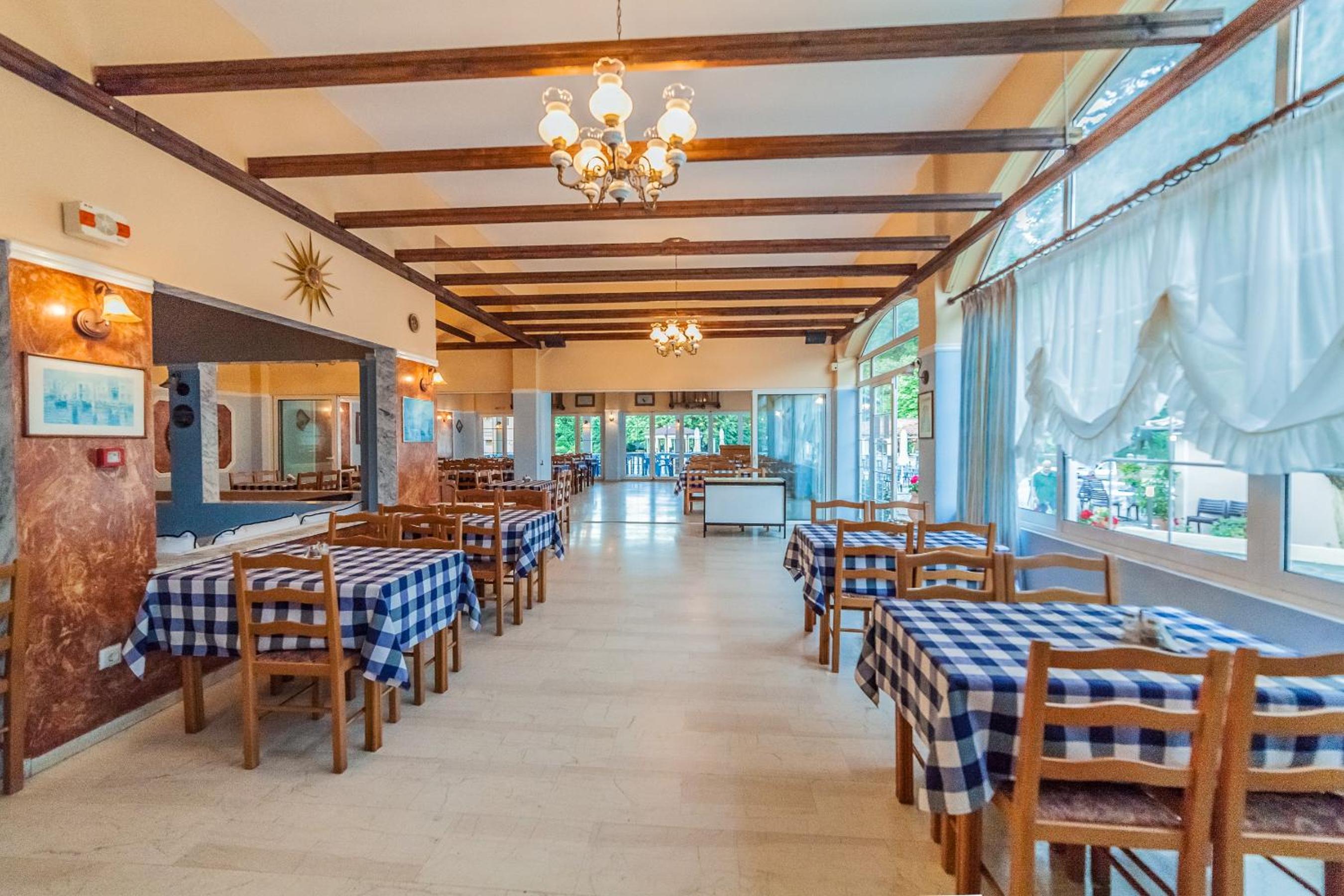 Sintrivanis Resort Beach