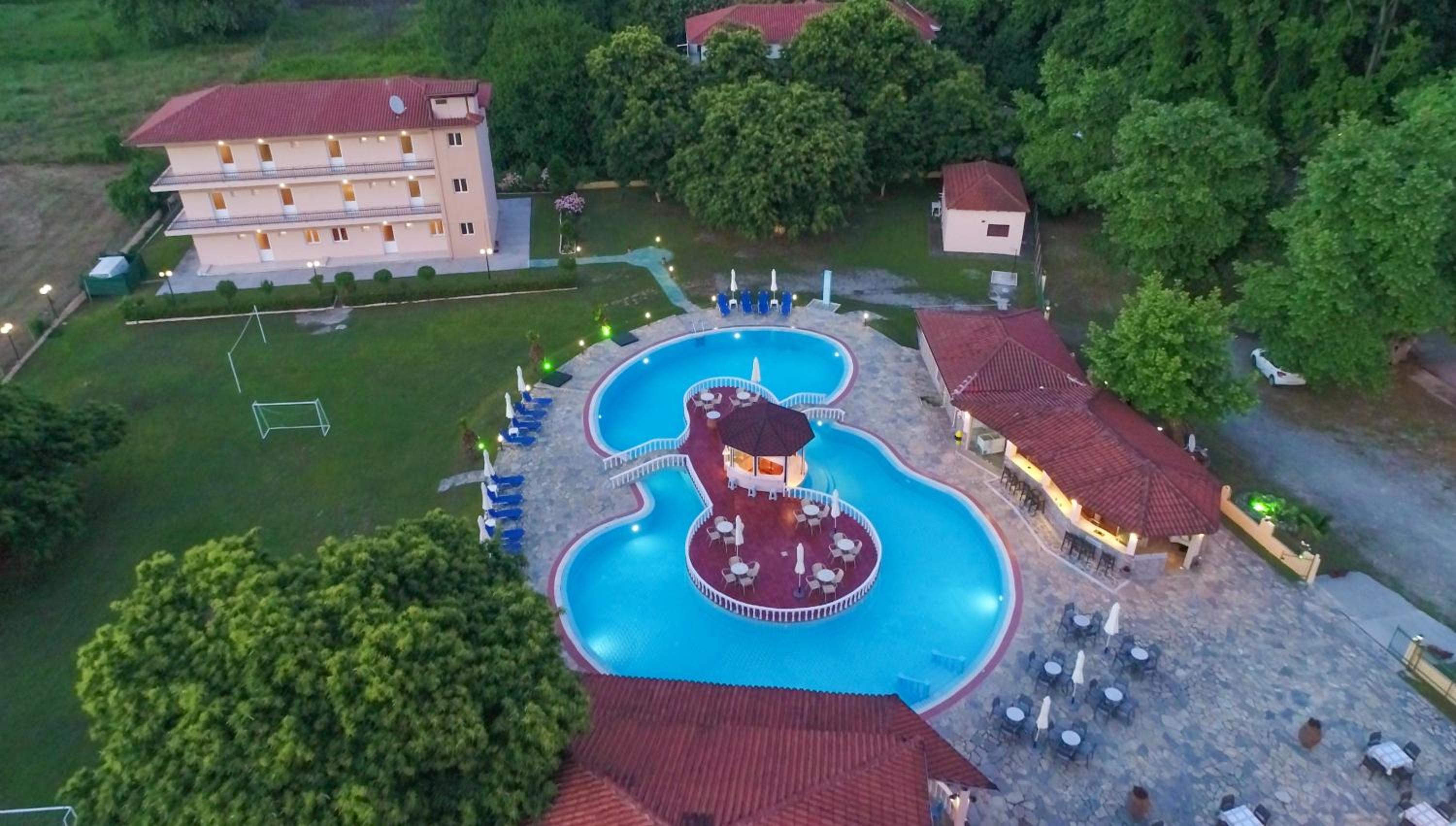 Sintrivanis Resort Beach