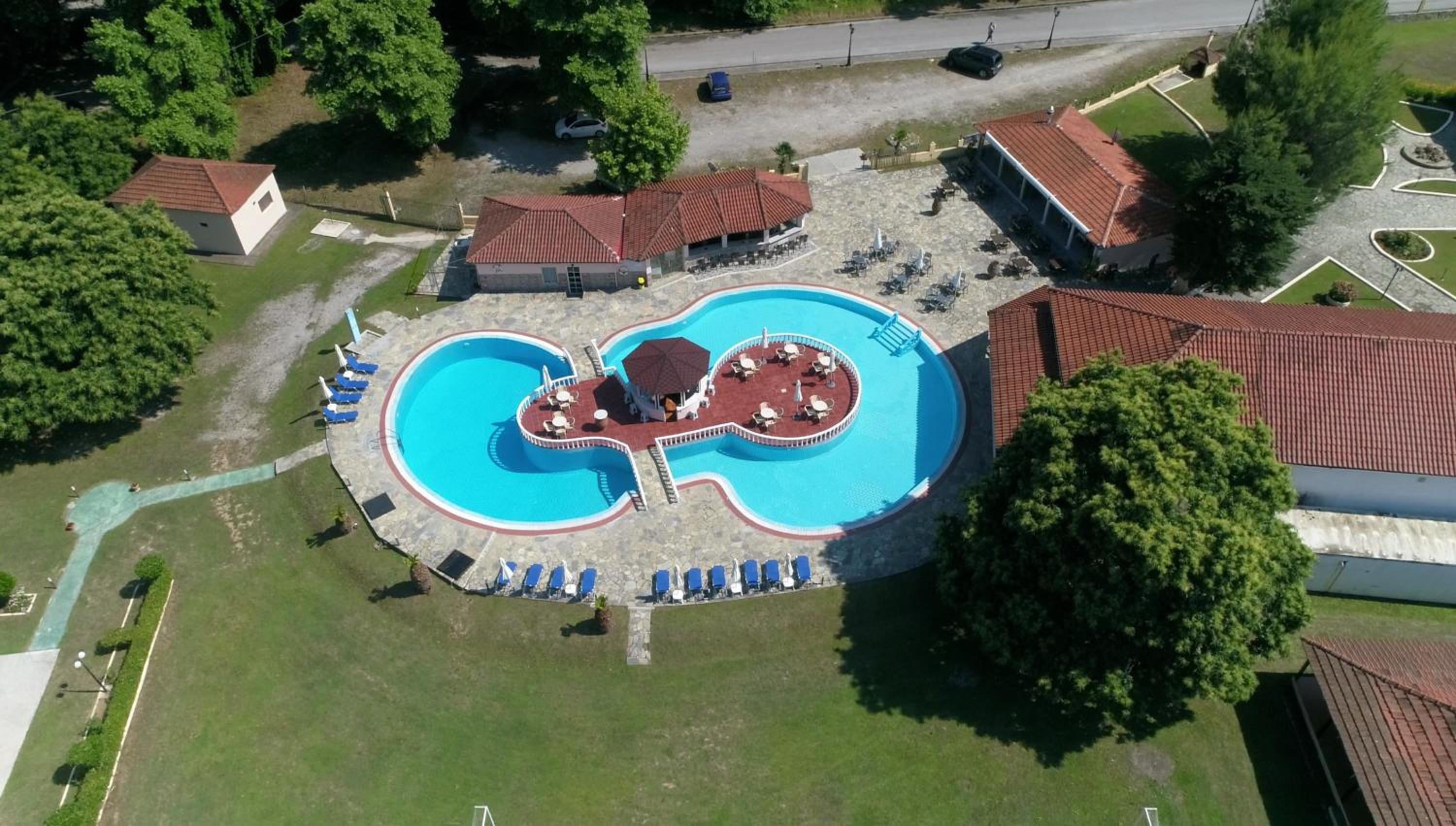 Sintrivanis Resort Beach
