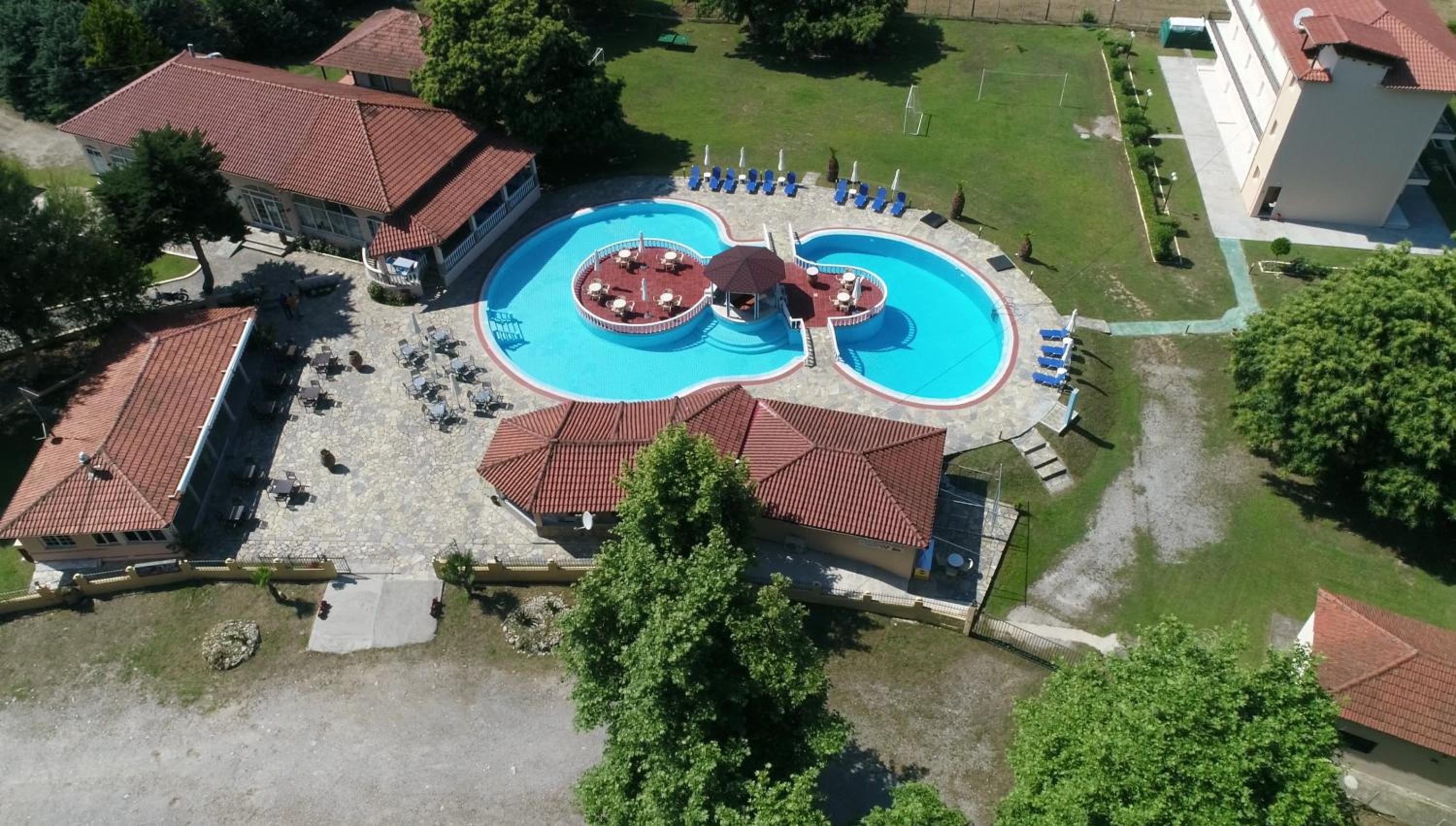 Sintrivanis Resort Beach