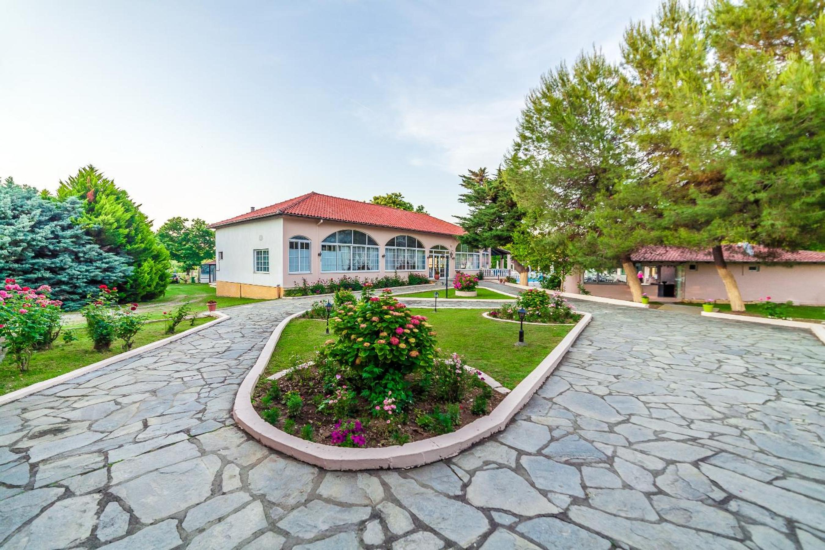 Sintrivanis Resort Beach